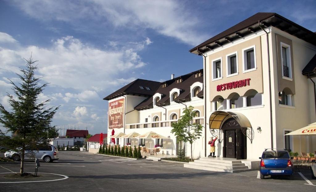 布拉索夫 汉努尔多奈斯旅馆酒店 外观 照片